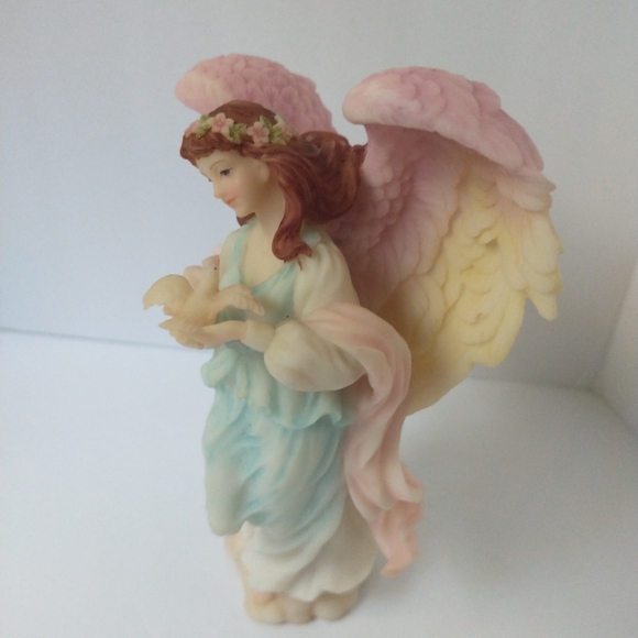 Seraphim Classic, Monica "Under Love's Wing" Angel Statue - Picture 11 of 11